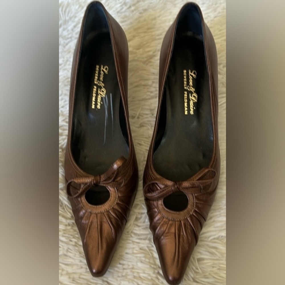 Beverly Feldman copper leather cut out bow kitten heels pointed toes shoes